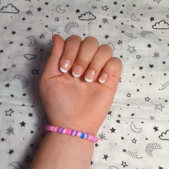 Handmade bracelet using clay beads. - Picture 3 of 4